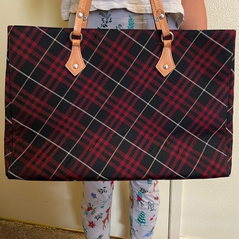 Authentic Burberry tote - Picture 3 of 16